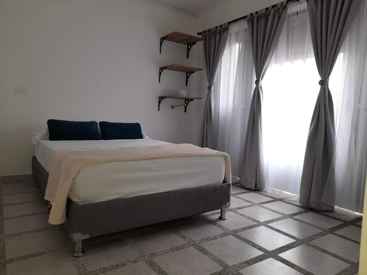 Road Living Home Μεντεγίν Εξωτερικό φωτογραφία