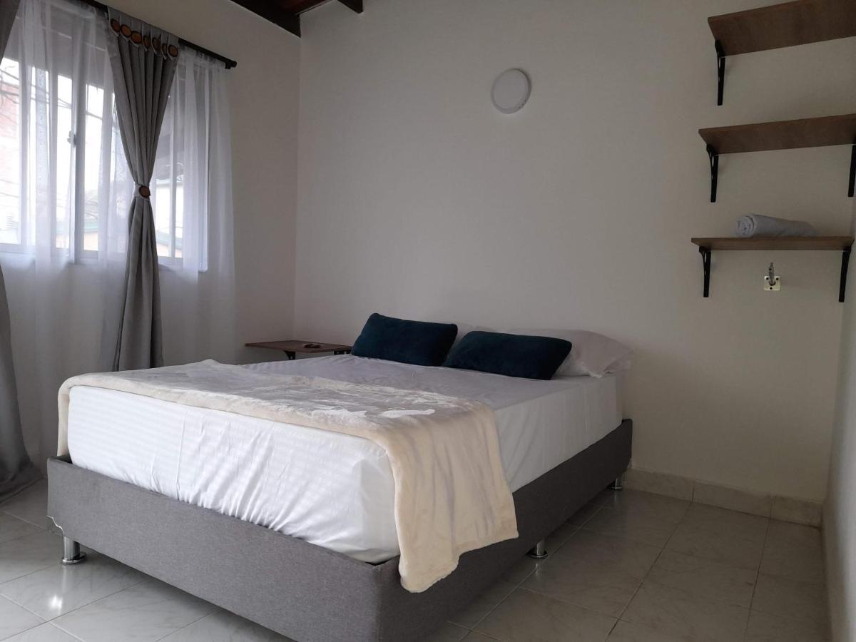 Road Living Home Μεντεγίν Εξωτερικό φωτογραφία