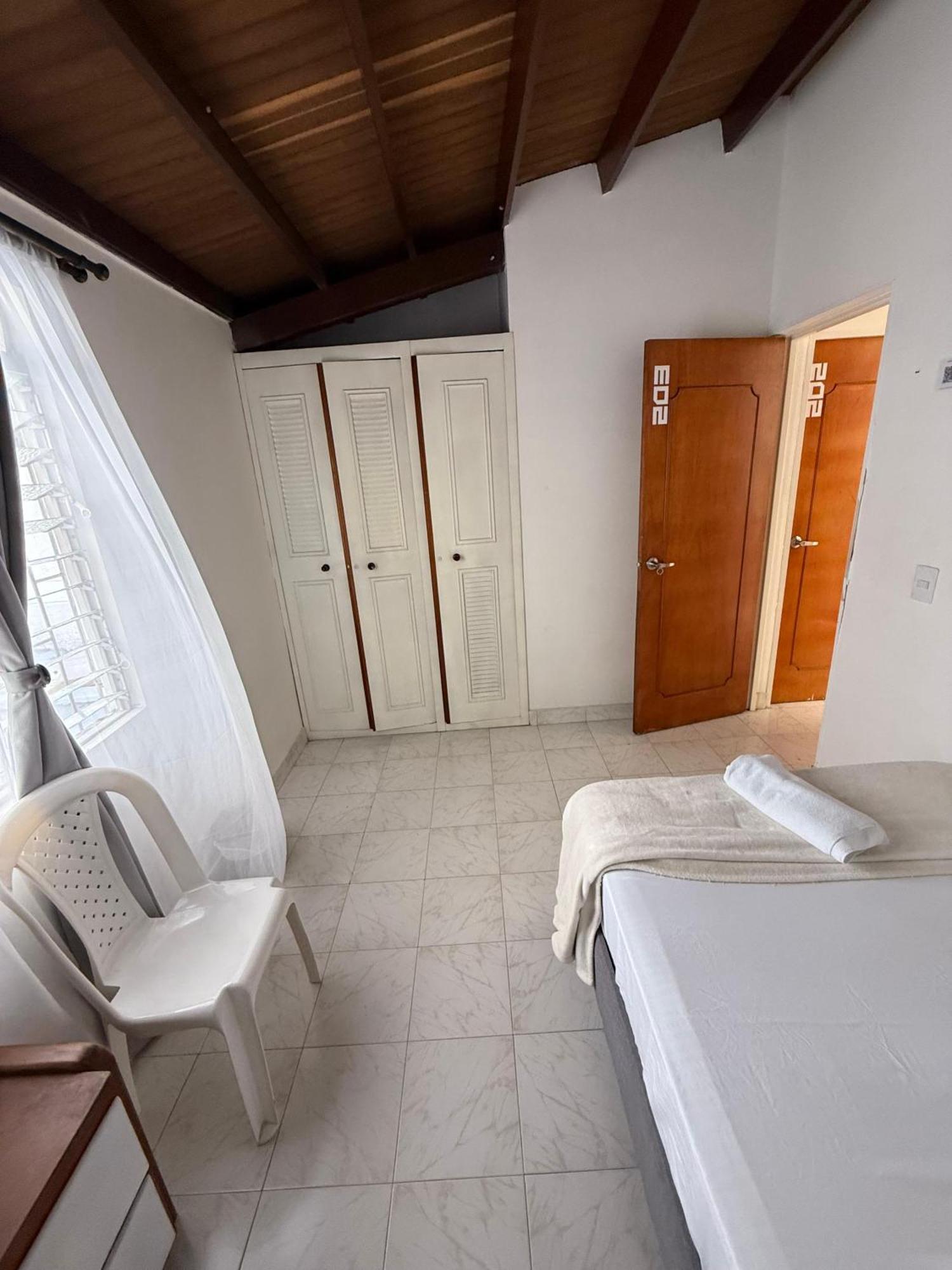 Road Living Home Μεντεγίν Εξωτερικό φωτογραφία