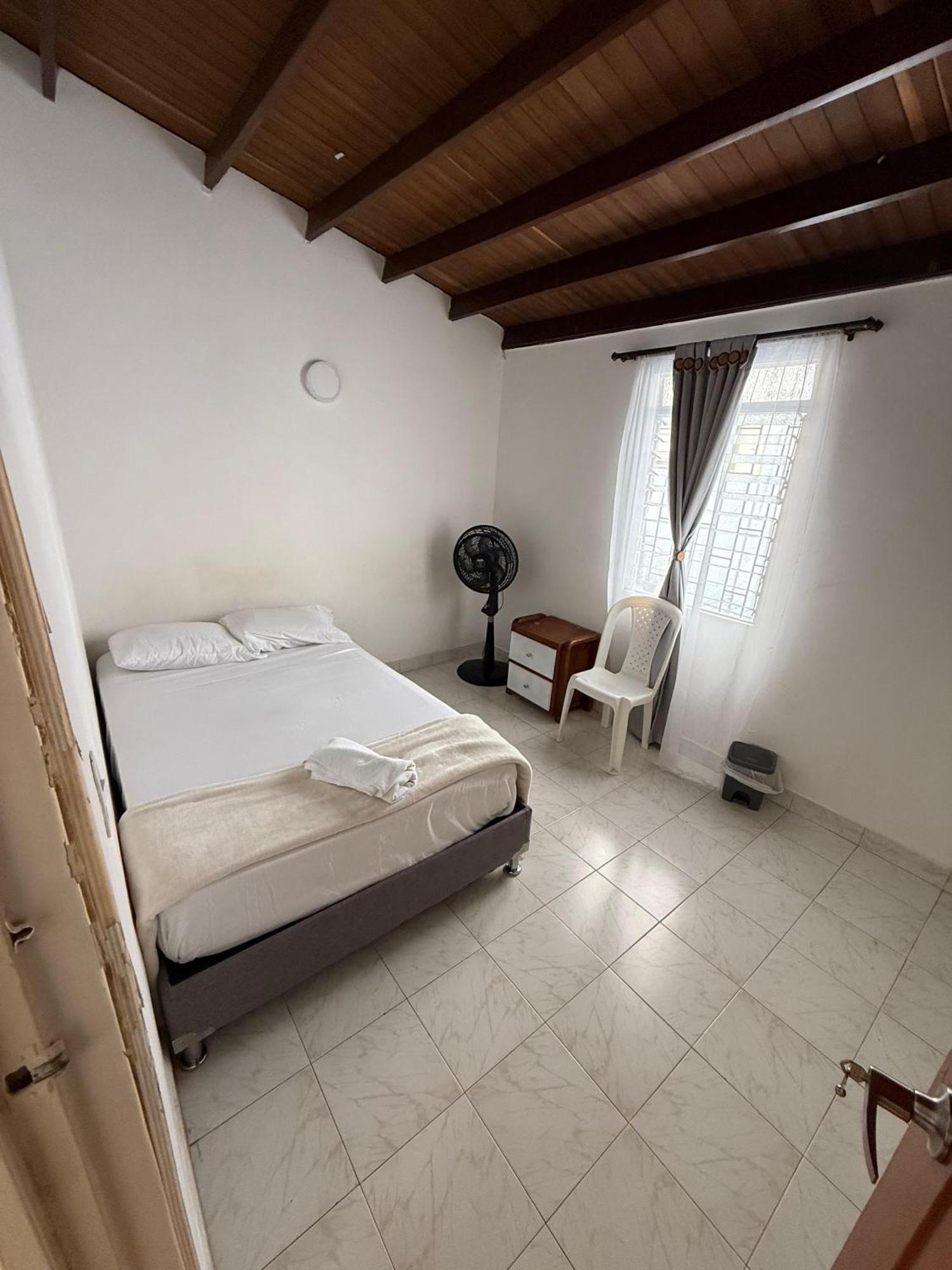 Road Living Home Μεντεγίν Εξωτερικό φωτογραφία
