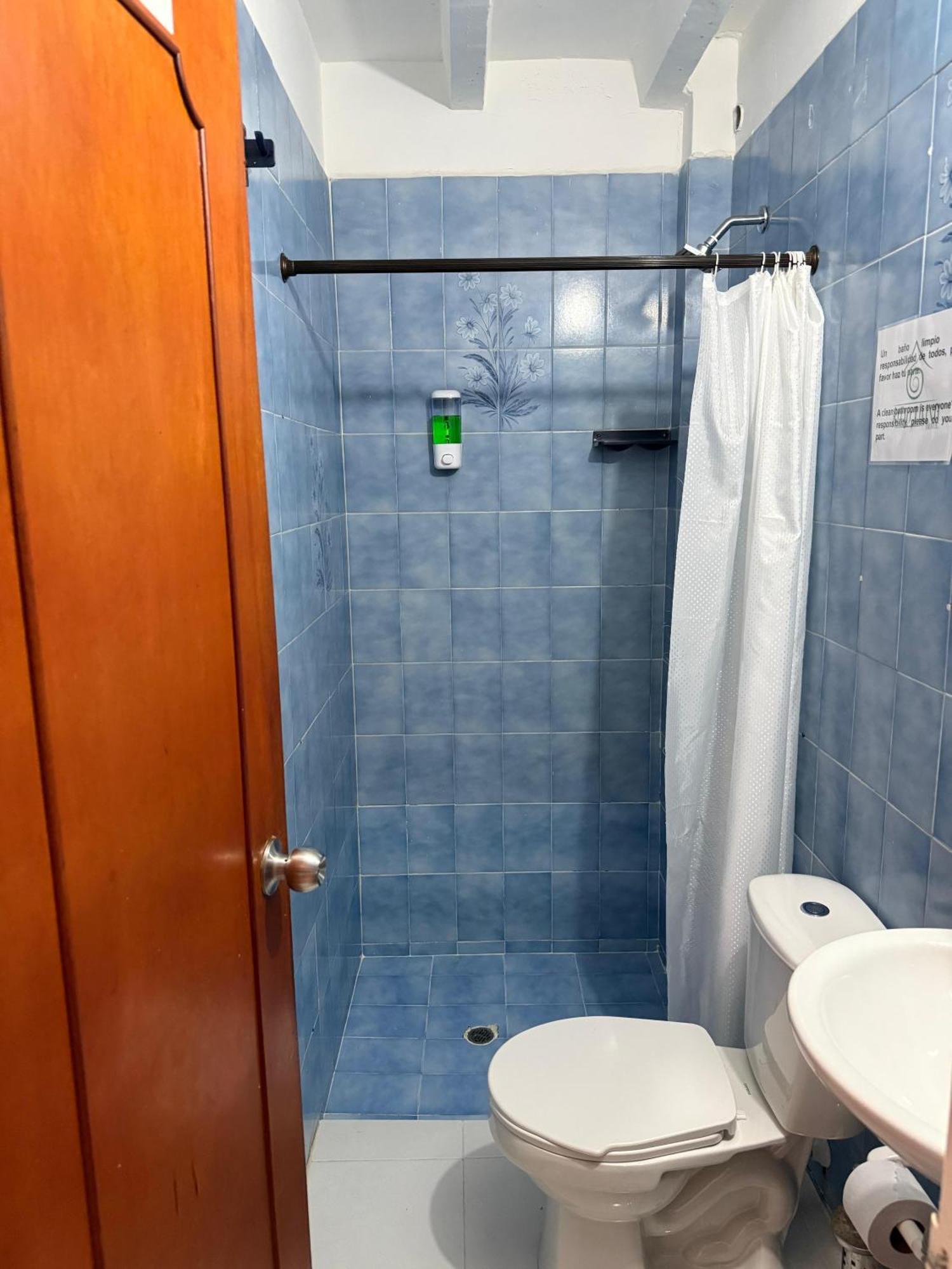 Road Living Home Μεντεγίν Εξωτερικό φωτογραφία