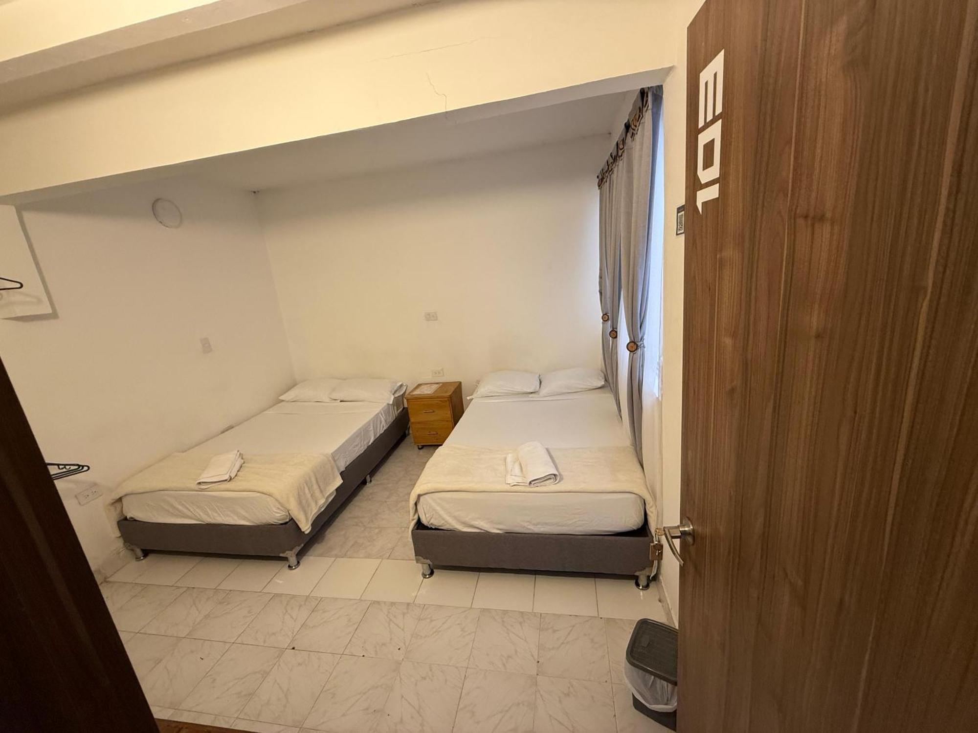 Road Living Home Μεντεγίν Εξωτερικό φωτογραφία