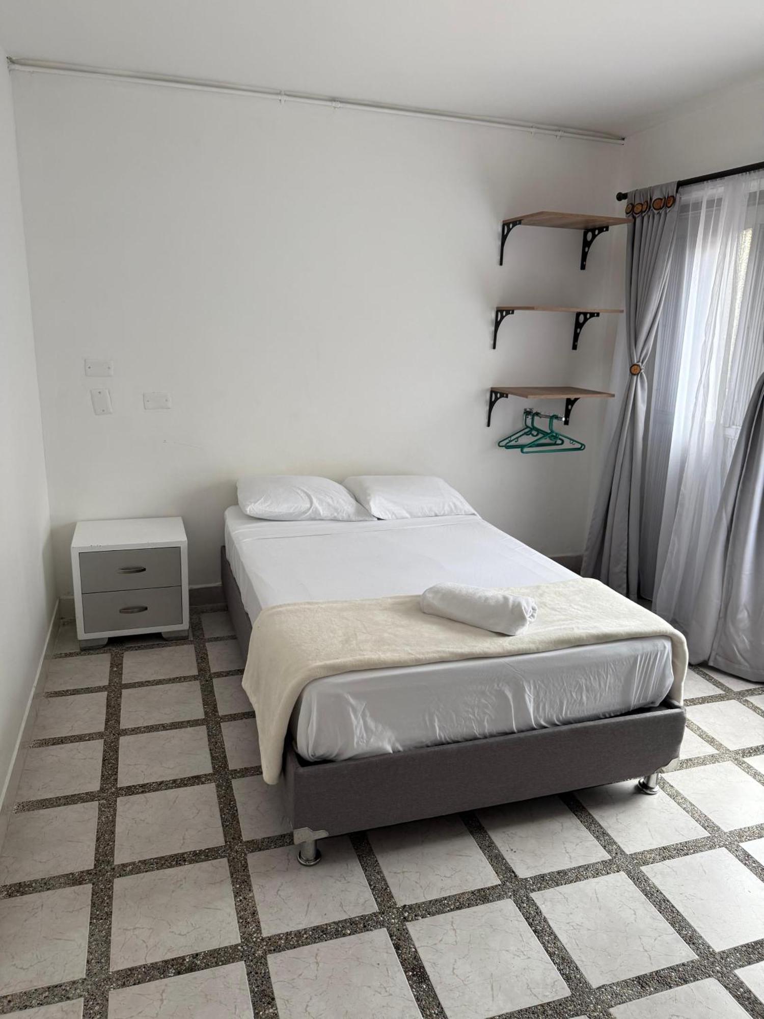 Road Living Home Μεντεγίν Εξωτερικό φωτογραφία